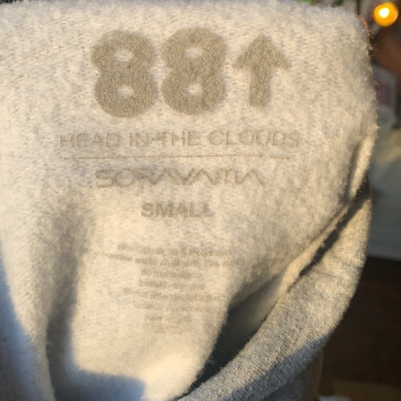 Head in the Clouds 2 ESSENTIAL CORE HOODIE 🖤 - Picture 7 of 7